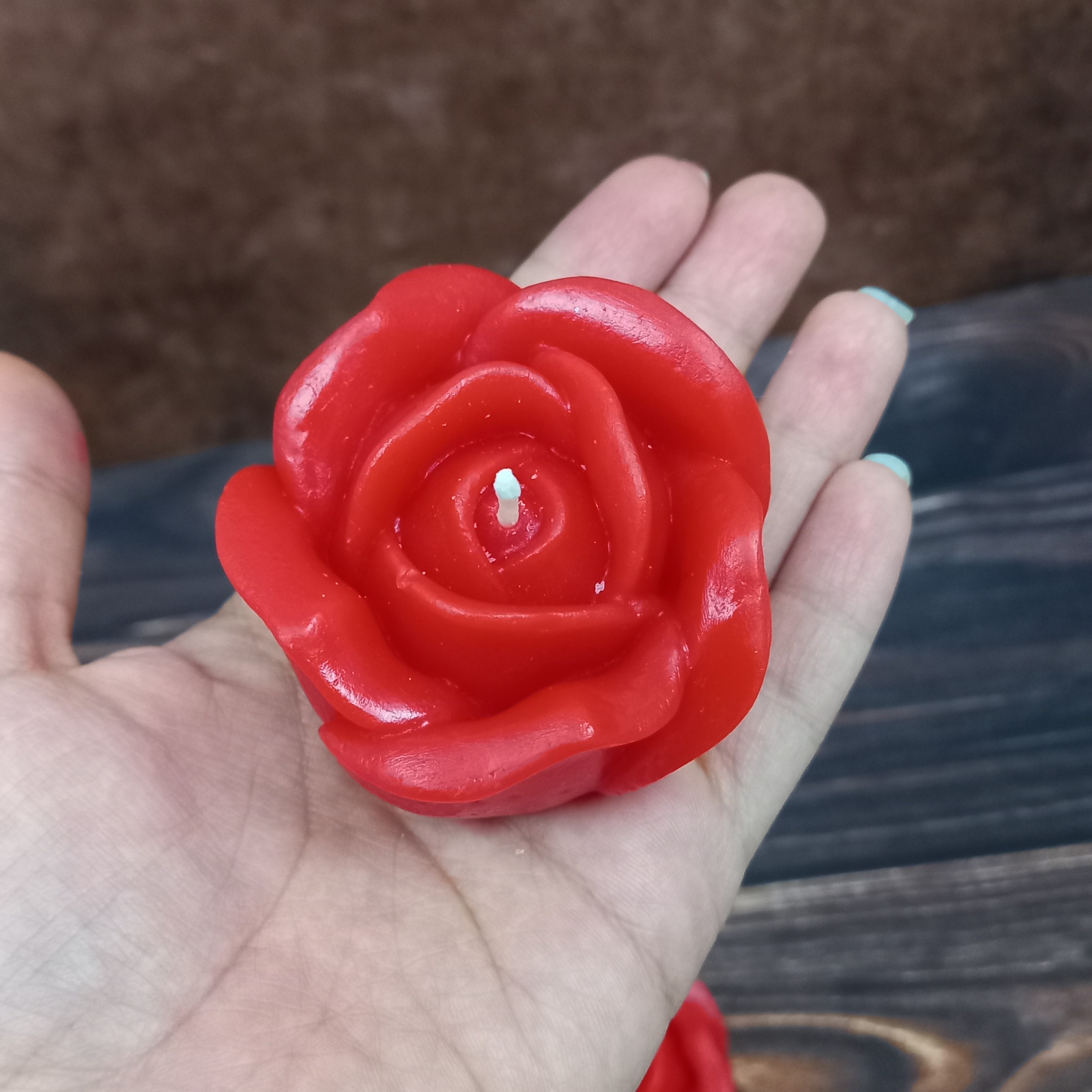 شمع غنچه رز نیمه باز
